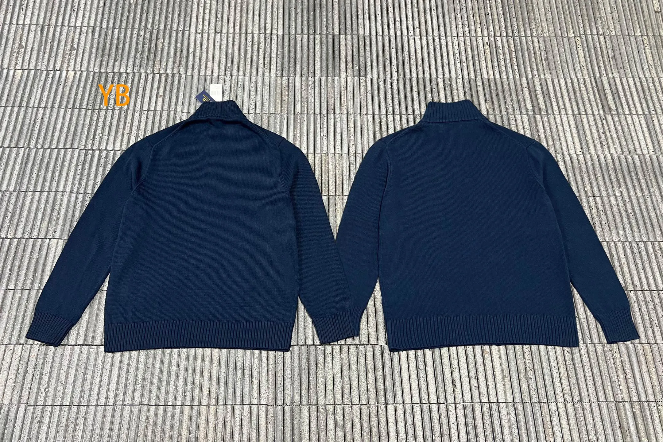┃ VS ┃